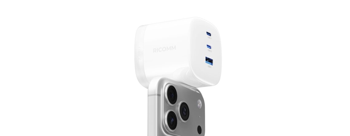ricomm Rotating Multi-Country Pins charger